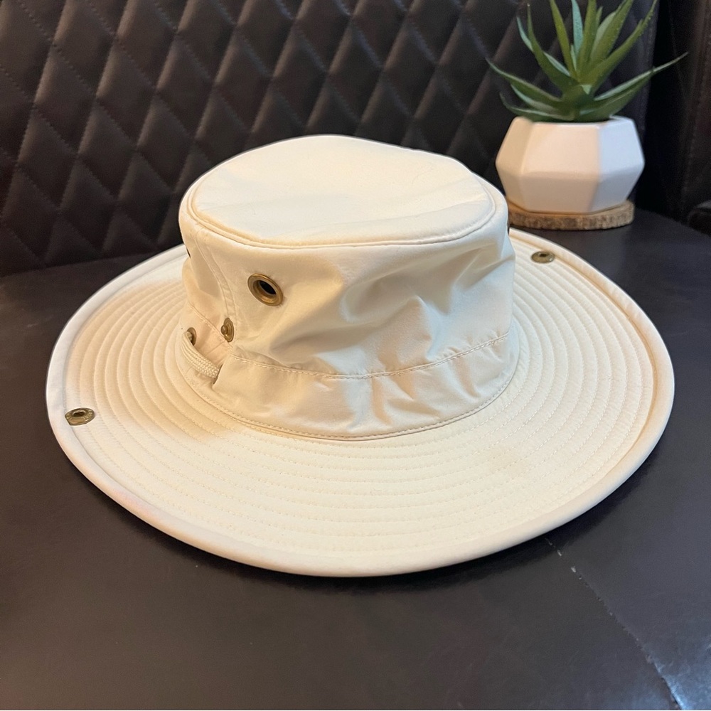 TILLEY HAT